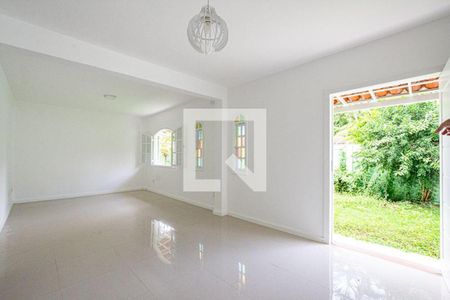 Casa à venda com 4 quartos, 155m² em Maravista, Niterói