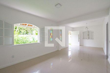 Casa à venda com 4 quartos, 155m² em Maravista, Niterói
