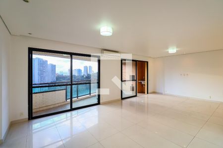 Apartamento para alugar com 3 quartos, 191m² em Vila Suzana, São Paulo