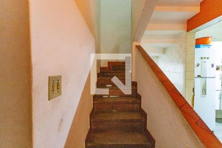 Escada  de casa à venda com 2 quartos, 100m² em Piraporinha, Diadema