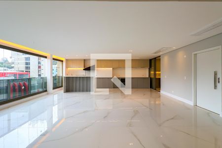 Apartamento à venda com 3 quartos, 211m² em Real Parque, São Paulo