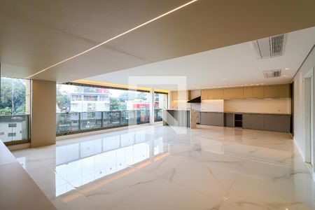 Apartamento à venda com 3 quartos, 211m² em Real Parque, São Paulo