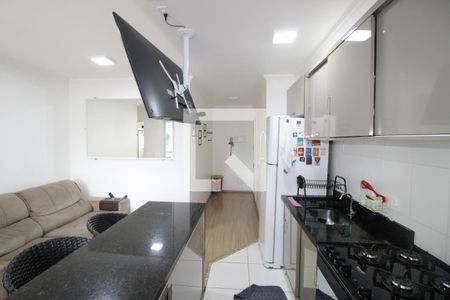 Sala / Cozinha de apartamento à venda com 2 quartos, 45m² em Vila Carmosina, São Paulo