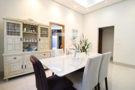 Sala de Jantar de casa para alugar com 4 quartos, 250m² em Santa Mônica, Uberlândia