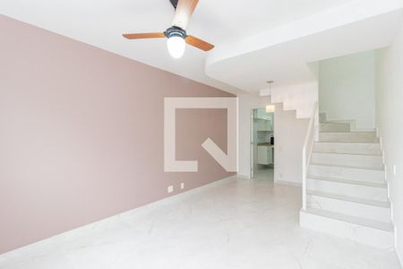 Sala de casa de condomínio para alugar com 2 quartos, 69m² em Jardim Felicidade (zona Oeste), São Paulo