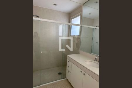 Banheiro de apartamento à venda com 1 quarto, 92m² em Itaim Bibi, São Paulo