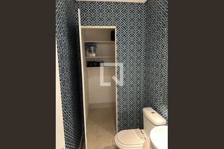 Banheiro de apartamento à venda com 1 quarto, 92m² em Itaim Bibi, São Paulo