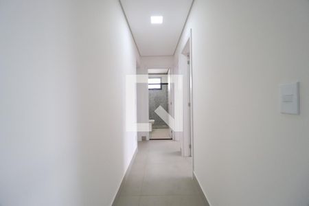 Corredor de apartamento para alugar com 3 quartos, 101m² em Copacabana, Uberlândia