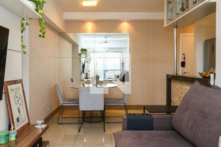 Sala de apartamento à venda com 2 quartos, 64m² em Vila Suzana, São Paulo