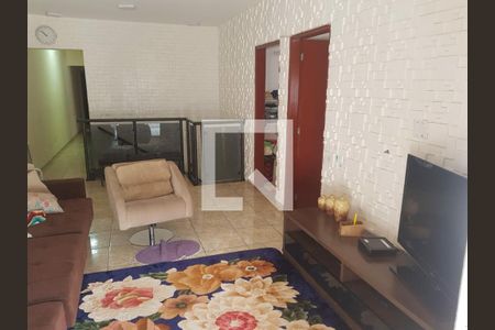 Casa à venda com 6 quartos, 272m² em Vila Sao Pedro, Santo André