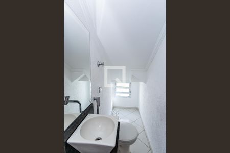 Lavabo de casa para alugar com 3 quartos, 140m² em Vila Palmeiras, São Paulo