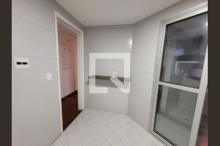 Cozinha de apartamento para alugar com 3 quartos, 147m² em Vila Mathias, Santos