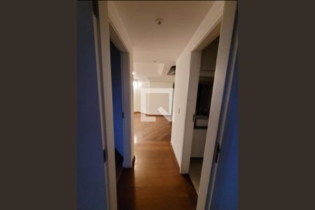 Corredor de apartamento para alugar com 3 quartos, 147m² em Vila Mathias, Santos