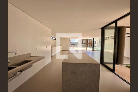 Casa de Condomínio para alugar com 4 quartos, 524m² em  Lagoa dos Ingleses, Nova Lima