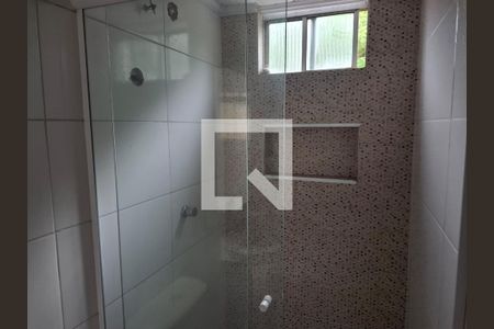 Banheiro de apartamento para alugar com 2 quartos, 52m² em Conjunto Habitacional Juscelino Kubitschek, São Paulo