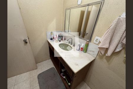 Banheiro  de casa à venda com 3 quartos, 212m² em Vila Nova, Novo Hamburgo