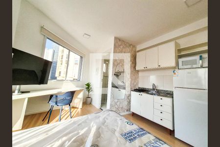 Sala/Quarto de kitnet/studio para alugar com 1 quarto, 18m² em República, São Paulo