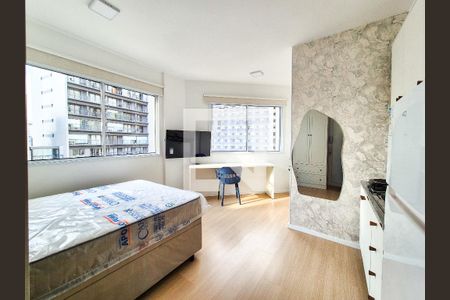 Sala/Quarto de kitnet/studio para alugar com 1 quarto, 18m² em República, São Paulo