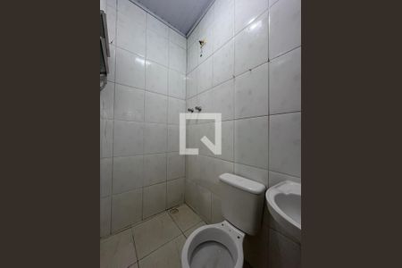 Banheiro de casa para alugar com 1 quarto, 50m² em Parque Bristol, São Paulo