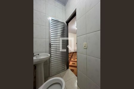 Banheiro de casa para alugar com 1 quarto, 50m² em Parque Bristol, São Paulo