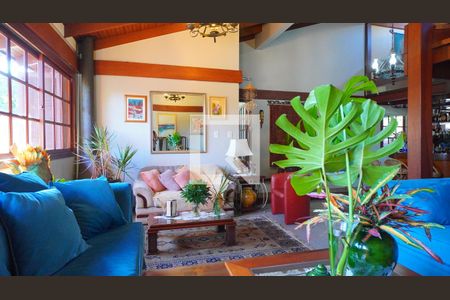 Sala  de casa à venda com 4 quartos, 339m² em Chácara das Pedras, Porto Alegre