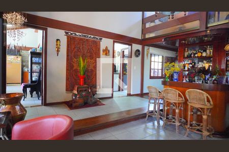 Sala e Bar  de casa à venda com 4 quartos, 339m² em Chácara das Pedras, Porto Alegre