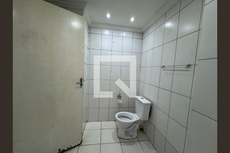 Banheiro de apartamento à venda com 2 quartos, 60m² em Metalúrgicos, Osasco