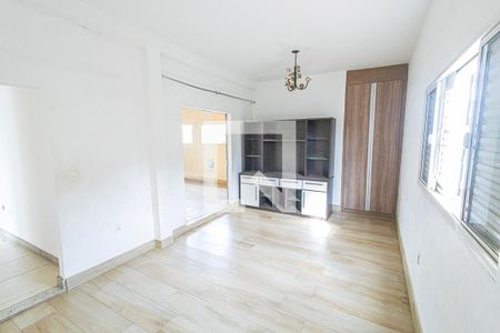 Sala 02 de casa para alugar com 2 quartos, 110m² em Novo Glória, Belo Horizonte