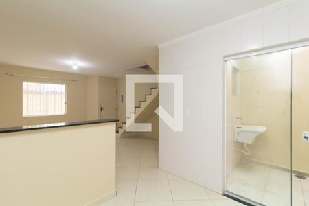 Cozinha de casa de condomínio para alugar com 2 quartos, 70m² em Vila Monte Santo, São Paulo