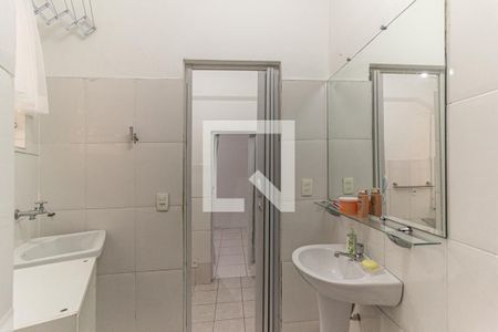 Banheiro de kitnet/studio para alugar com 1 quarto, 26m² em Centro Histórico de São Paulo, São Paulo
