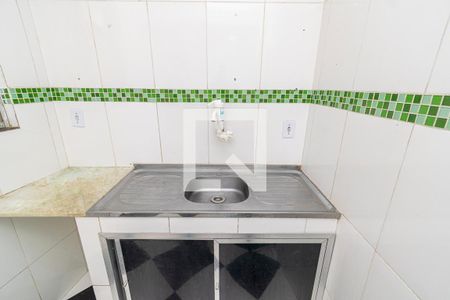 Cozinha de apartamento para alugar com 2 quartos, 55m² em Bonsucesso, Rio de Janeiro