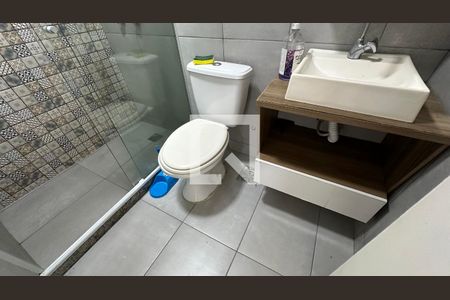 Banheiro social  de apartamento para alugar com 3 quartos, 91m² em Vargem Pequena, Rio de Janeiro