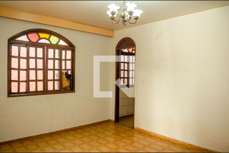 Casa à venda com 4 quartos, 178m² em Setor Campinas, Goiânia