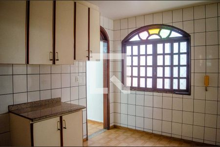Casa à venda com 4 quartos, 178m² em Setor Campinas, Goiânia