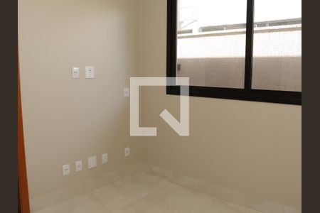 Casa de Condomínio à venda com 3 quartos, 156m² em Residencial Parqville Jacarandá, Goiânia