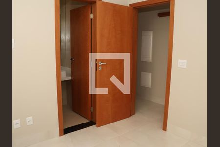 Casa de Condomínio à venda com 3 quartos, 156m² em Residencial Parqville Jacarandá, Goiânia