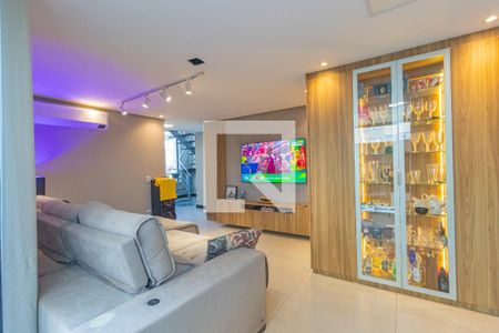 Sala de casa de condomínio à venda com 4 quartos, 168m² em Fátima, Canoas