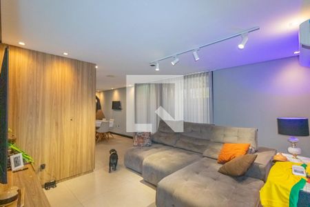 Sala de casa de condomínio à venda com 4 quartos, 168m² em Fátima, Canoas