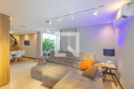 Sala de casa de condomínio à venda com 4 quartos, 168m² em Fátima, Canoas