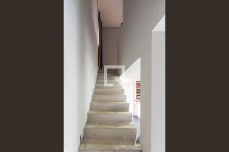 Escada da Sala de casa à venda com 2 quartos, 120m² em Jardim Florence, Campinas