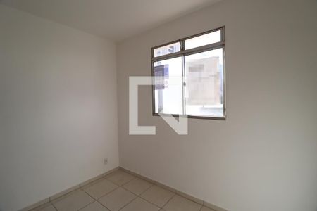 Quarto 2 de apartamento para alugar com 2 quartos, 50m² em Gávea, Uberlândia