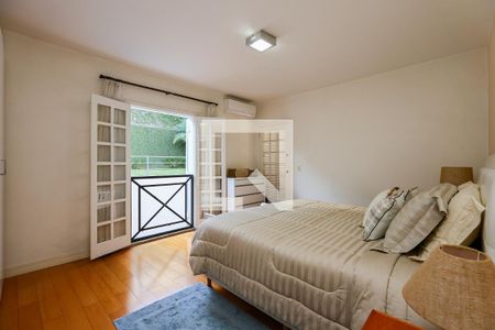 Suíte 1 de casa à venda com 4 quartos, 400m² em Jardim Morumbi, São Paulo