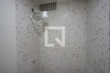 Banheiro de apartamento para alugar com 1 quarto, 50m² em Partenon, Porto Alegre