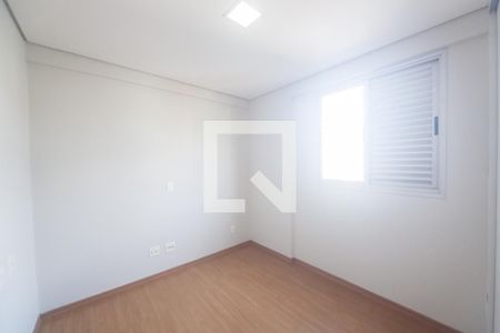 quarto 1 de apartamento para alugar com 3 quartos, 75m² em Floresta, Belo Horizonte