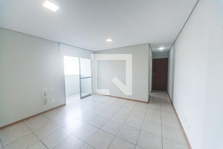 Sala de apartamento para alugar com 3 quartos, 75m² em Floresta, Belo Horizonte