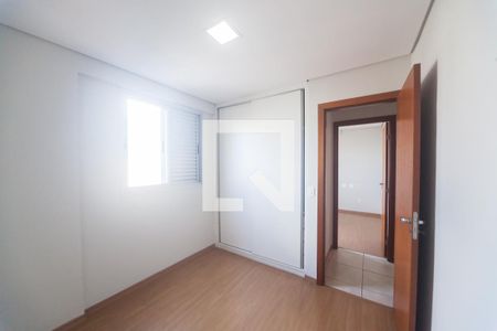 quarto 1 de apartamento para alugar com 3 quartos, 75m² em Floresta, Belo Horizonte