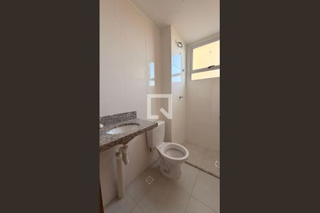 Banheiro de apartamento à venda com 2 quartos, 48m² em Setor Faicalville, Goiânia
