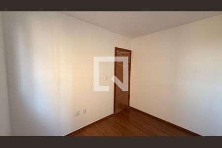 Quarto 2 de apartamento à venda com 2 quartos, 48m² em Setor Faicalville, Goiânia
