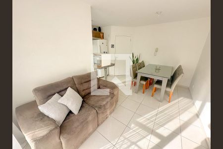 Sala de TV de apartamento para alugar com 2 quartos, 55m² em Canasvieiras, Florianópolis