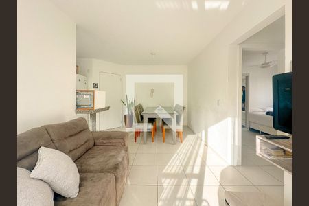 Sala de TV de apartamento para alugar com 2 quartos, 55m² em Canasvieiras, Florianópolis